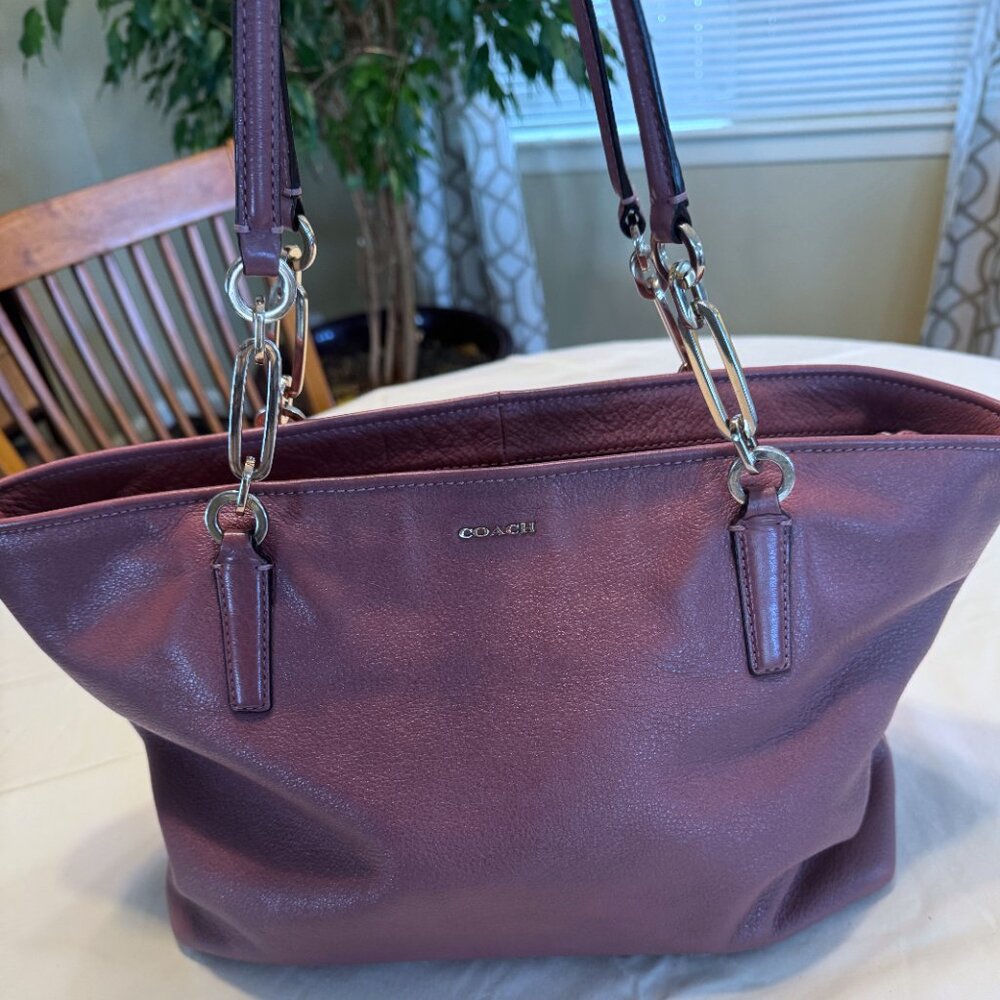 100% Authentic Genuine Leather Coach Handbag